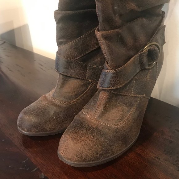 Nadara Distressed Heeled Boot - Picture 6 of 11